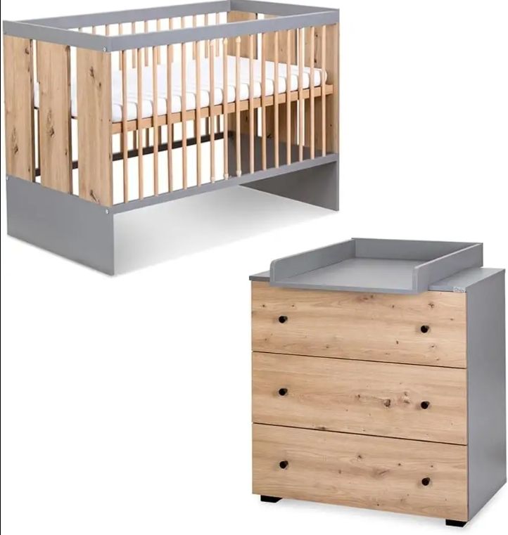 Modern Natural Oak Solid Wood Convertible Baby Crib for Bedroom School & Hospital Use