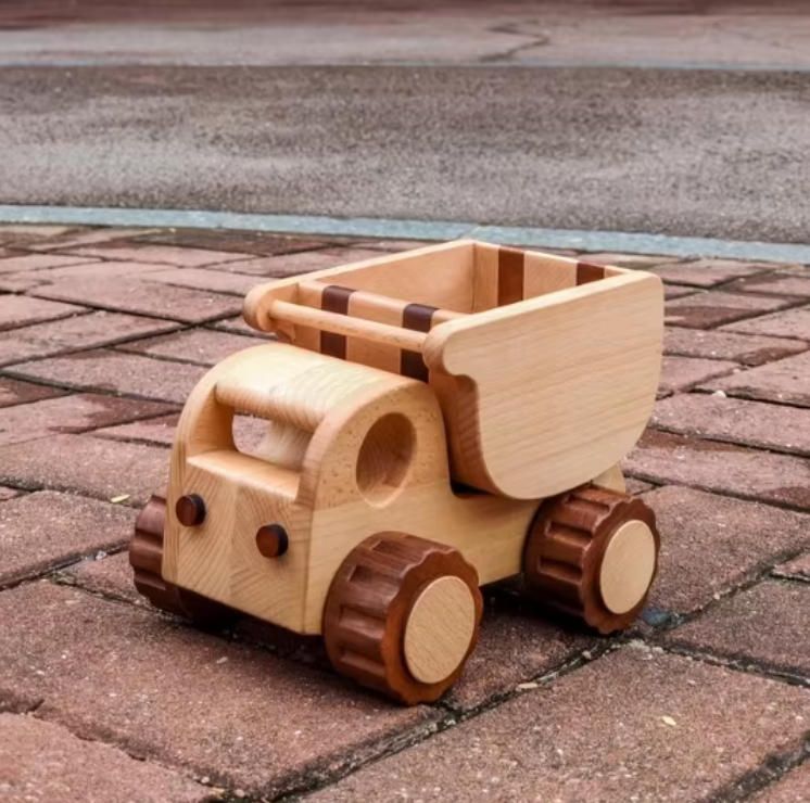 Children's Wooden Dump Truck Toy 3-Size Construction Vehicle for Soil Transport Woodcarving Craft for Boys
