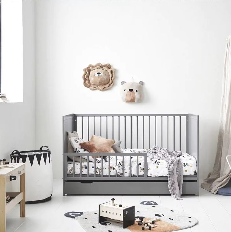 Modern Design Newborn Baby Cot Bed Solid Pine Wood Convertible Cribs with Storage Drawers