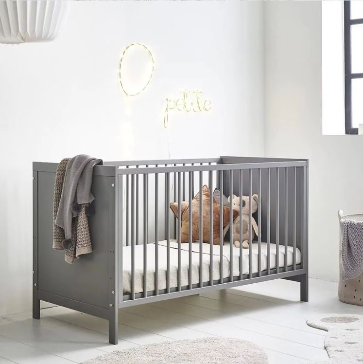 Modern Design Newborn Baby Cot Bed Solid Pine Wood Convertible Cribs with Storage Drawers
