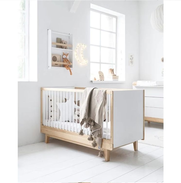 Modern Design Newborn Baby WoodConvertible Cribs with Seagrass Storage Drawers Safe Kids Furniture for Newborn Baby Cot Bed