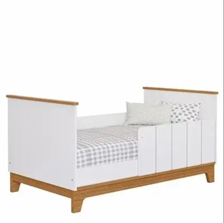 Modern Natural Oak Solid Wood Convertible Baby Crib European Design Style Cradle Bedroom School Hospital Use Dining Application
