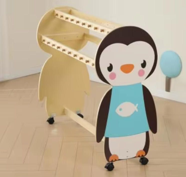 Children's Modern Cartoon Wooden Towel Rack Movable Solid Wood Stand for Bedroom Nursery Living Room School